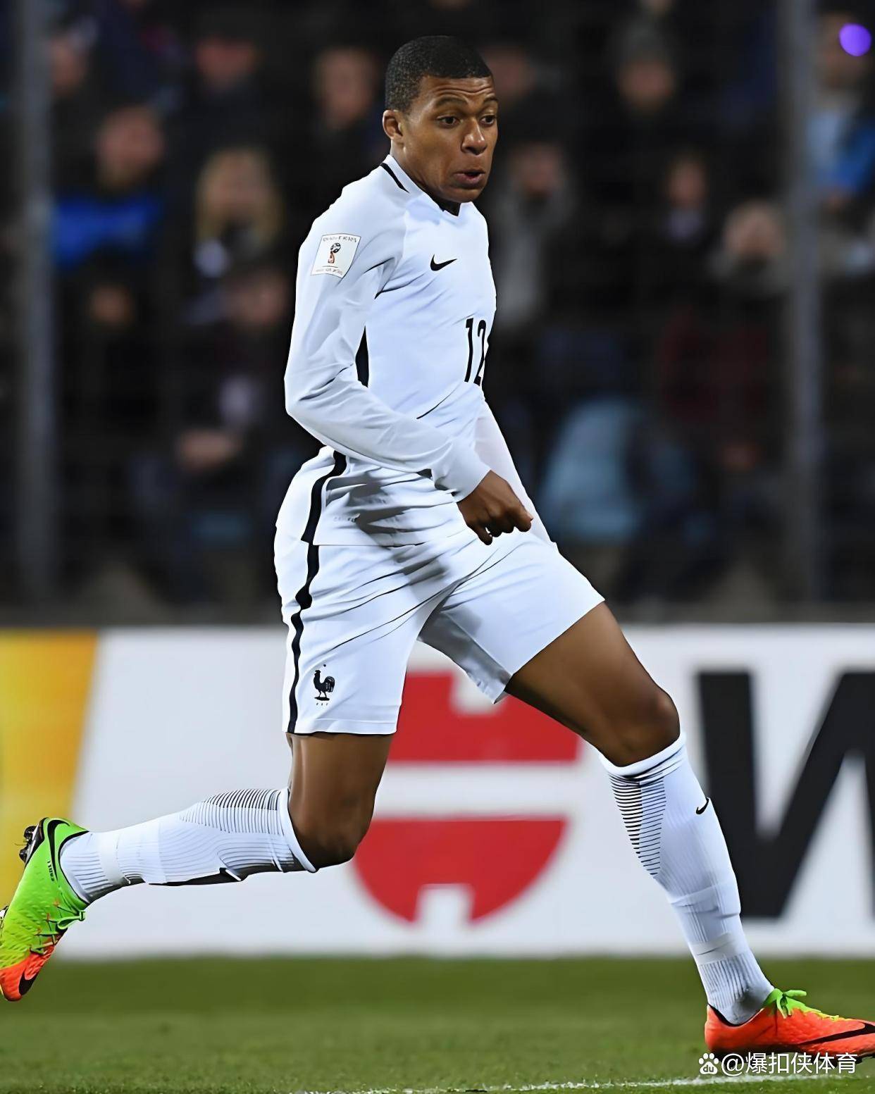 姆巴佩的说明书找到了？不是皇马，也不是德尚，而是舒适区这把金手铐！